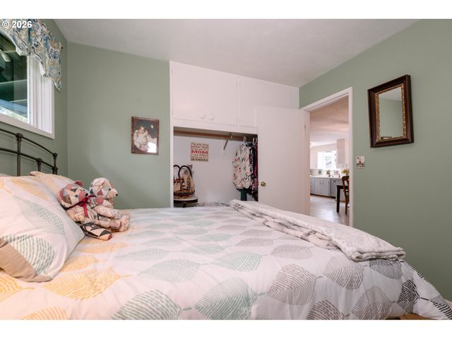 3112 UPPER Dr, Lake Oswego, OR 97035