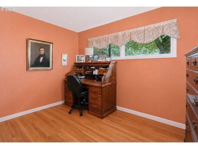 3112 UPPER Dr, Lake Oswego, OR 97035