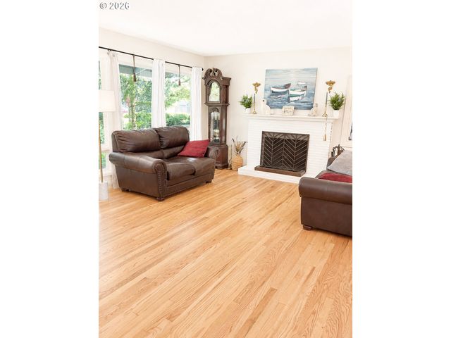 3112 UPPER Dr, Lake Oswego, OR 97035