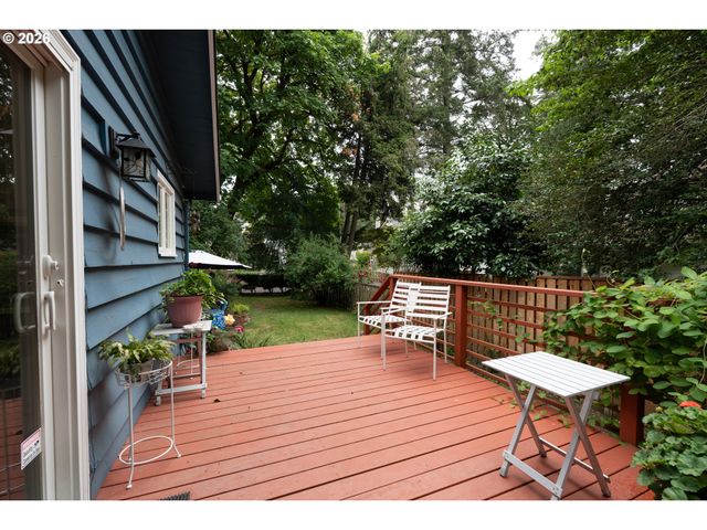 3112 UPPER Dr, Lake Oswego, OR 97035