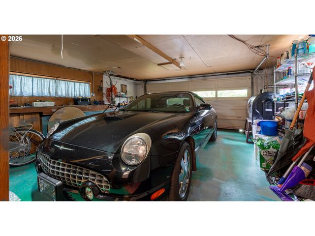 3112 UPPER Dr, Lake Oswego, OR 97035
