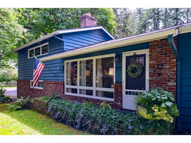 3112 UPPER Dr, Lake Oswego, OR 97035