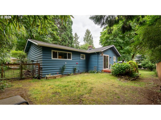 3112 UPPER Dr, Lake Oswego, OR 97035