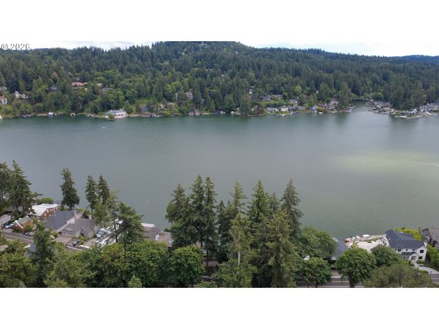 3112 UPPER Dr, Lake Oswego, OR 97035