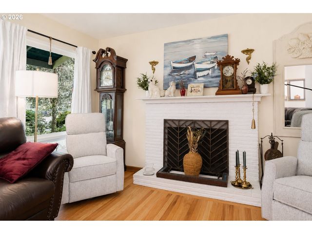 3112 UPPER Dr, Lake Oswego, OR 97035