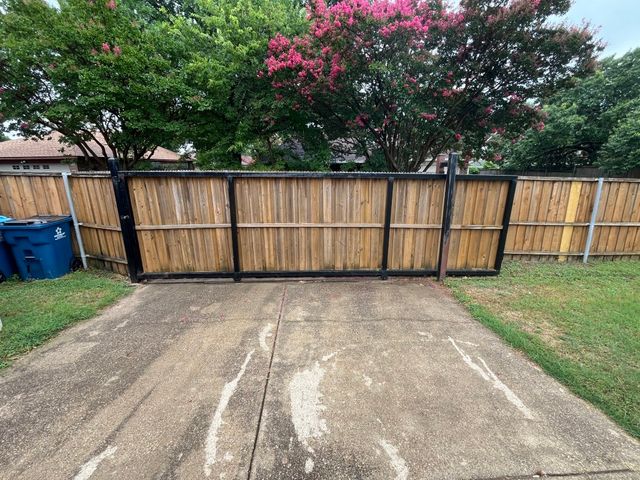 909 Worthington Drive, Desoto, TX 75115