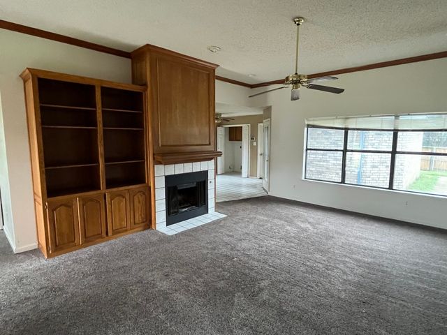 909 Worthington Drive, Desoto, TX 75115