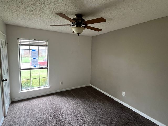 909 Worthington Drive, Desoto, TX 75115