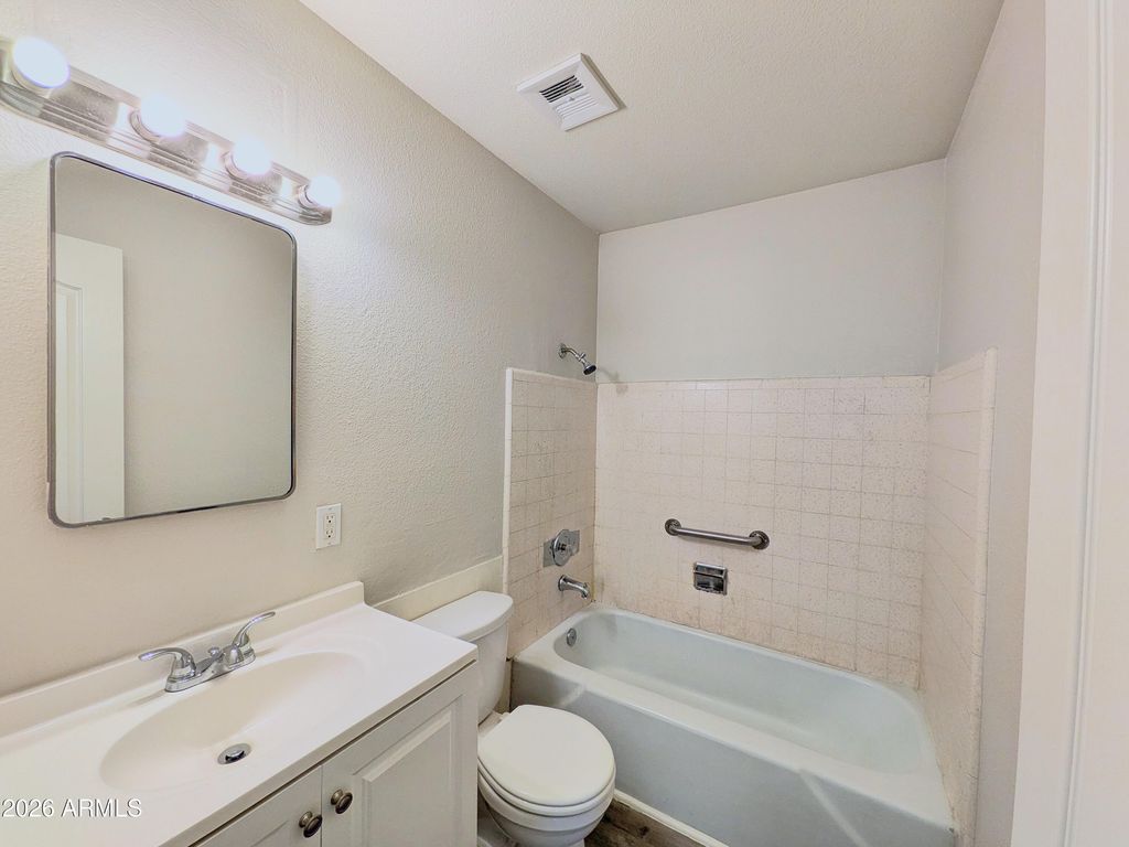 Image 11 of property listing at 1926 N MACDONALD --, Mesa, AZ 85201