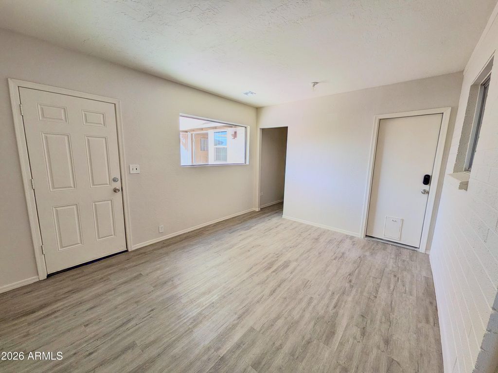 Image 12 of property listing at 1926 N MACDONALD --, Mesa, AZ 85201