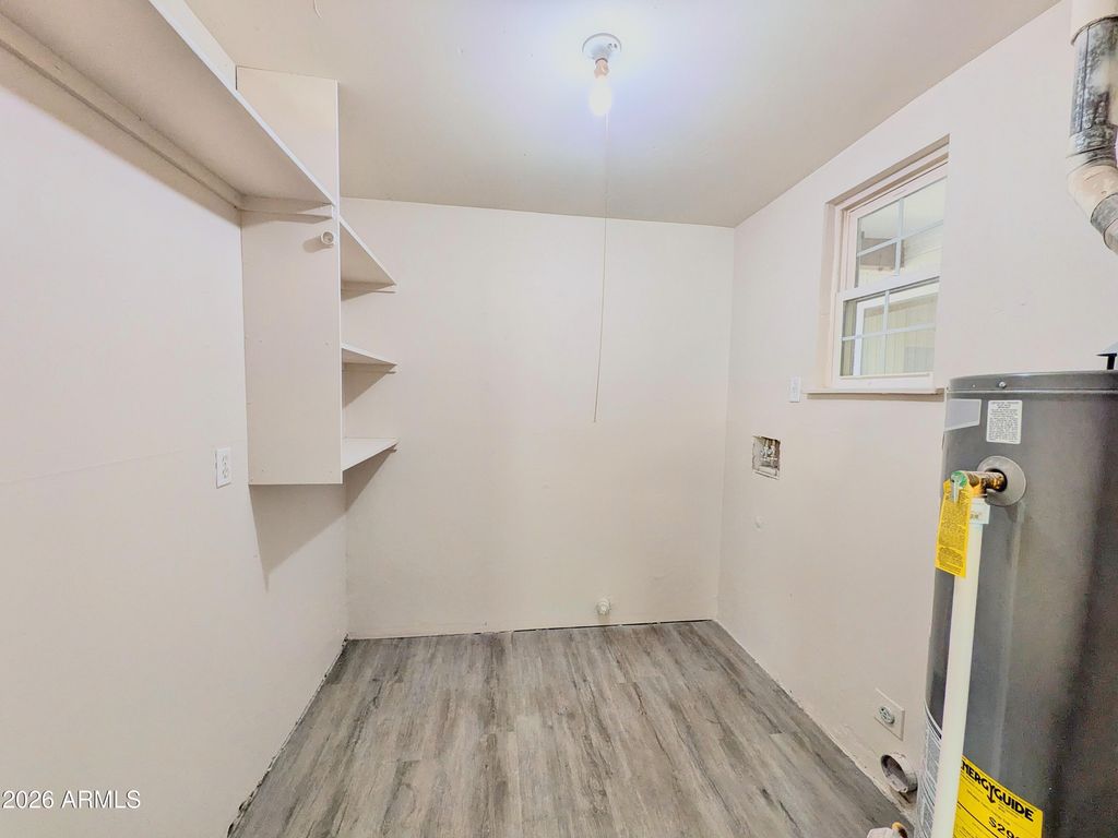 Image 14 of property listing at 1926 N MACDONALD --, Mesa, AZ 85201