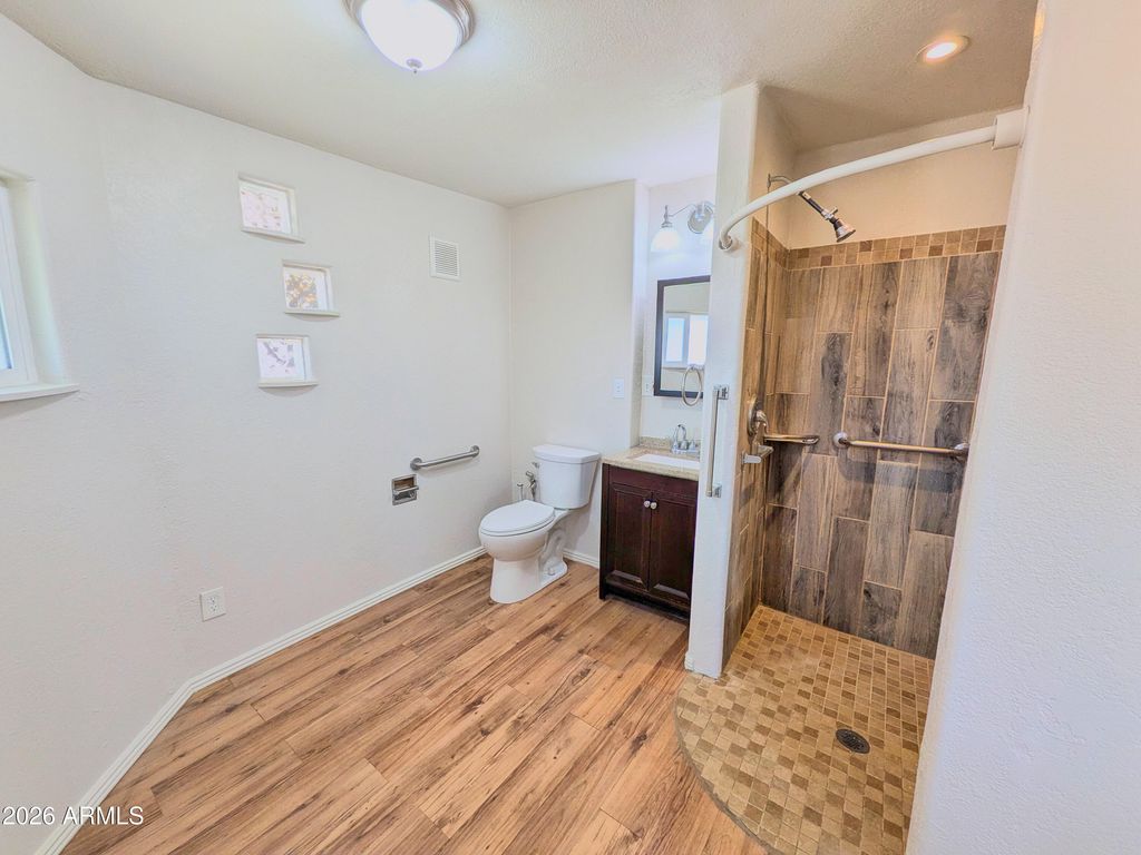 Image 19 of property listing at 1926 N MACDONALD --, Mesa, AZ 85201