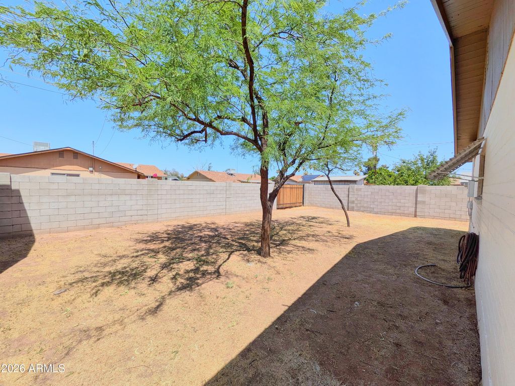 Image 23 of property listing at 1926 N MACDONALD --, Mesa, AZ 85201