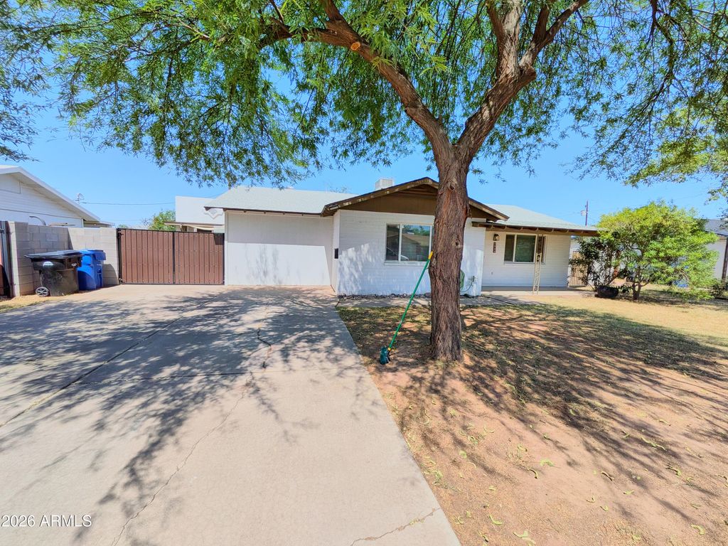 Image 24 of property listing at 1926 N MACDONALD --, Mesa, AZ 85201