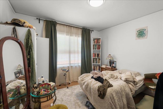 8117 Ney Avenue, Oakland, CA 94605