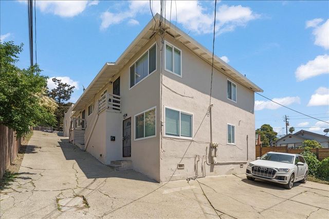 8117 Ney Avenue, Oakland, CA 94605