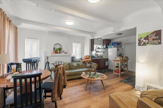 8117 Ney Avenue, Oakland, CA 94605