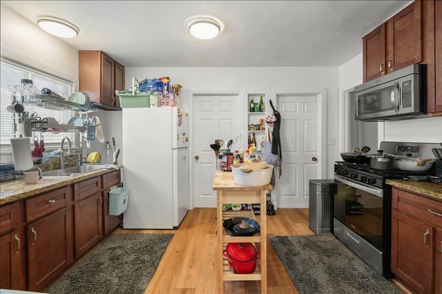 8117 Ney Avenue, Oakland, CA 94605