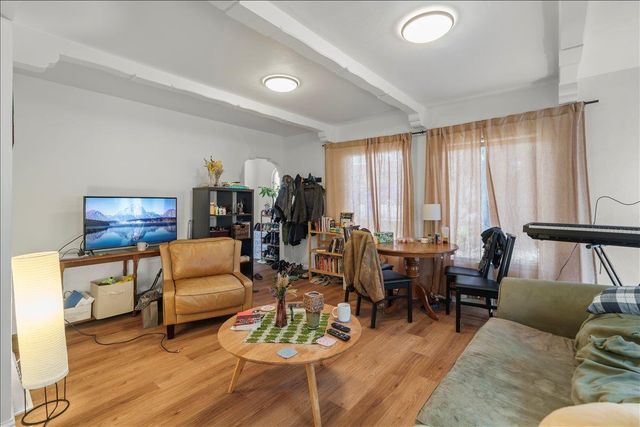 8117 Ney Avenue, Oakland, CA 94605