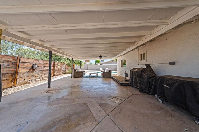 2210 E 25 St, Yuma, AZ 85365