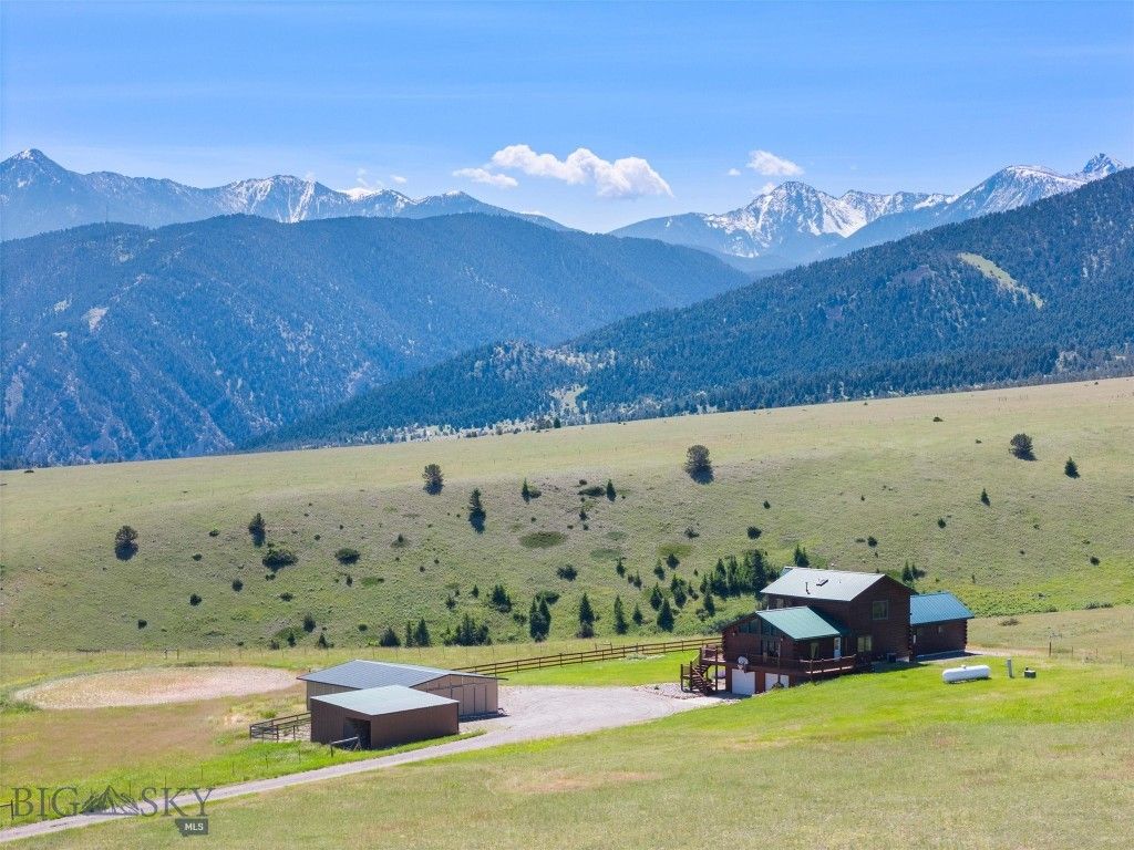 29 S Wineglass Loop S, Livingston, MT 59047
