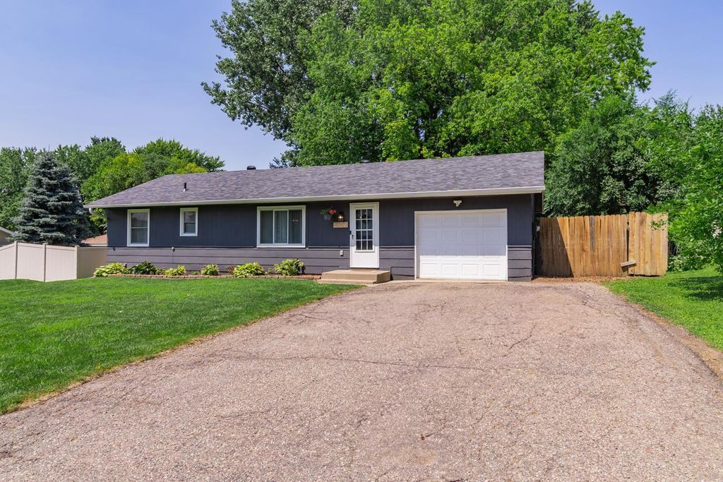 5829 Upper 183rd Street W, Farmington, MN 55024