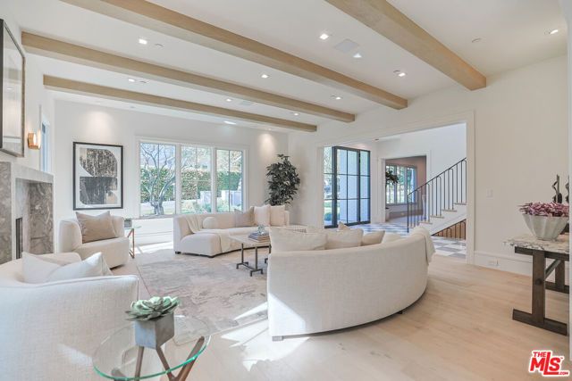 1072 Amalfi Drive, Pacific Palisades (los Angeles), CA 90272