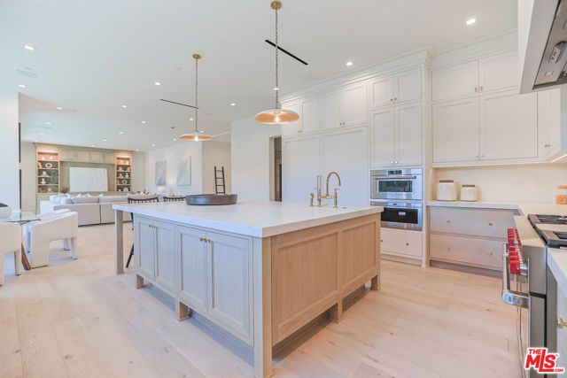 1072 Amalfi Drive, Pacific Palisades (los Angeles), CA 90272