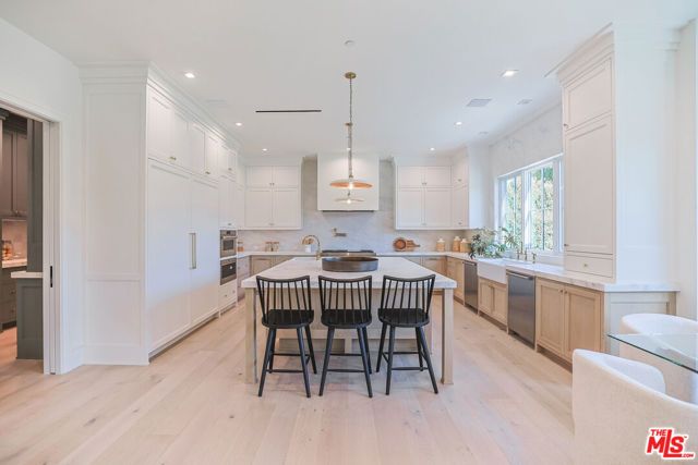 1072 Amalfi Drive, Pacific Palisades (los Angeles), CA 90272