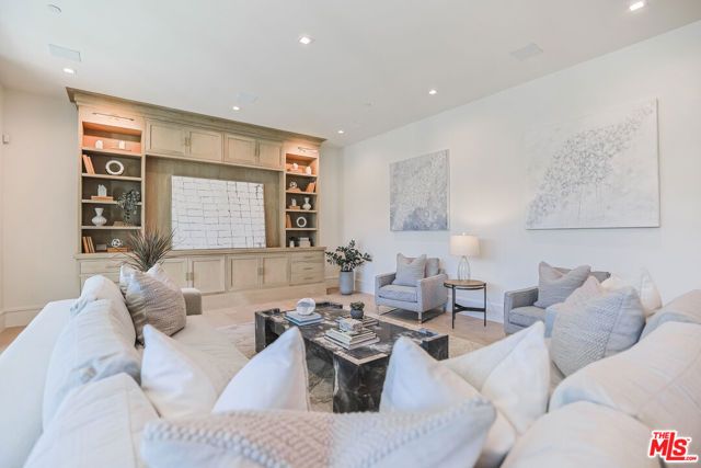1072 Amalfi Drive, Pacific Palisades (los Angeles), CA 90272