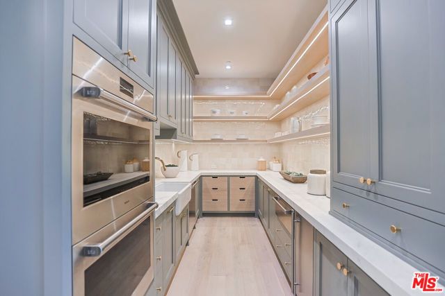1072 Amalfi Drive, Pacific Palisades (los Angeles), CA 90272