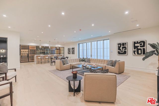 1072 Amalfi Drive, Pacific Palisades (los Angeles), CA 90272