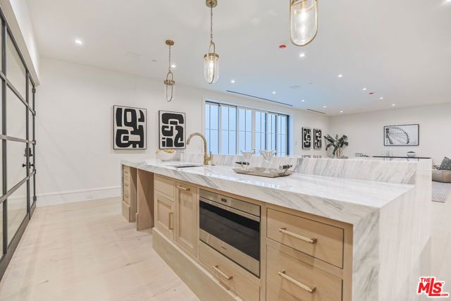 1072 Amalfi Drive, Pacific Palisades (los Angeles), CA 90272