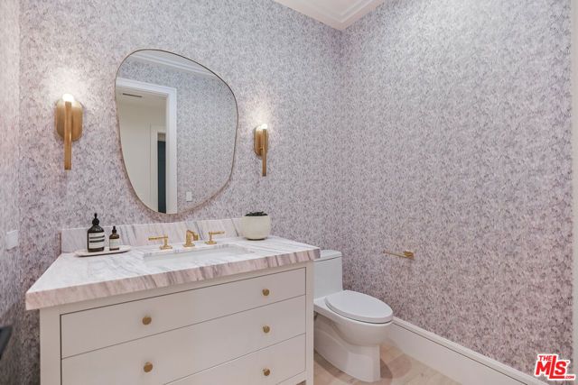 1072 Amalfi Drive, Pacific Palisades (los Angeles), CA 90272
