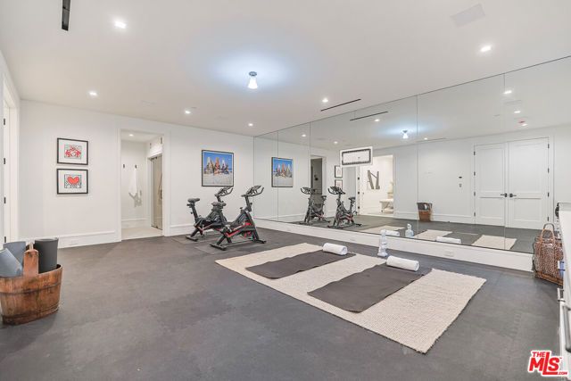 1072 Amalfi Drive, Pacific Palisades (los Angeles), CA 90272