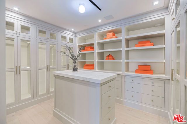 1072 Amalfi Drive, Pacific Palisades (los Angeles), CA 90272