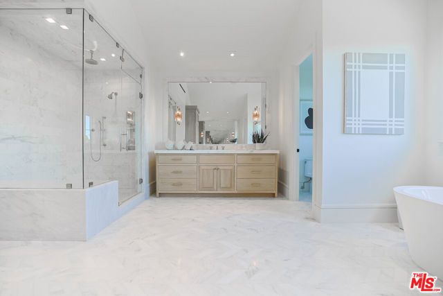 1072 Amalfi Drive, Pacific Palisades (los Angeles), CA 90272