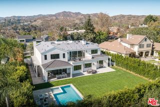 1072 Amalfi Drive, Pacific Palisades (los Angeles), CA 90272