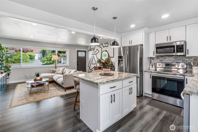 3713 S Burns Street, Seattle, WA 98118