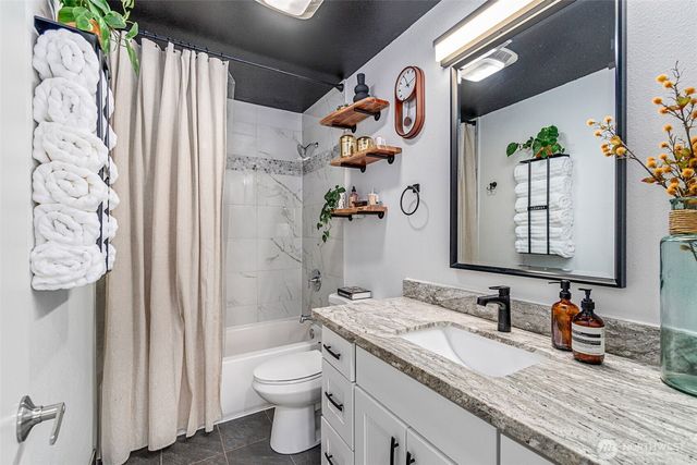 3713 S Burns Street, Seattle, WA 98118