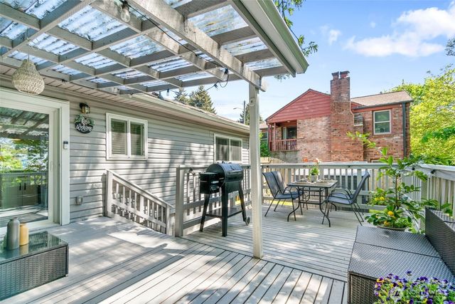 3713 S Burns Street, Seattle, WA 98118