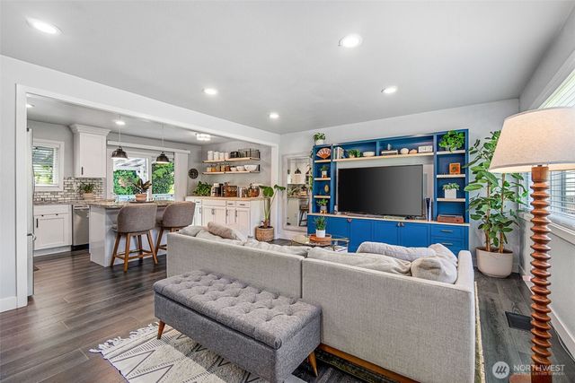 3713 S Burns Street, Seattle, WA 98118