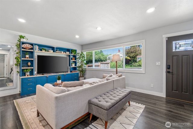 3713 S Burns Street, Seattle, WA 98118