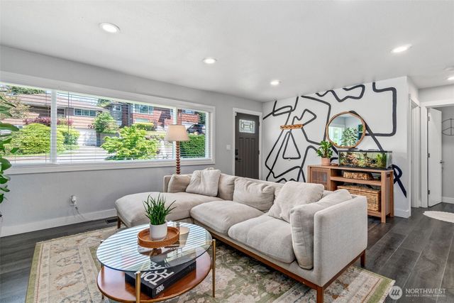 3713 S Burns Street, Seattle, WA 98118