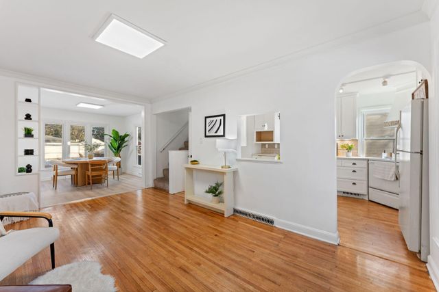 4822 Dupont Avenue N, Minneapolis, MN 55430