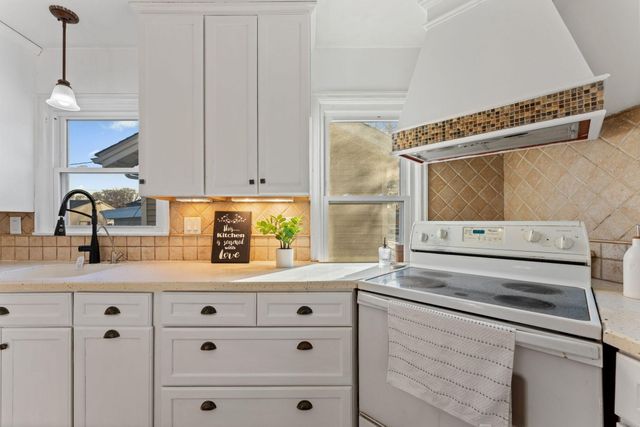 4822 Dupont Avenue N, Minneapolis, MN 55430