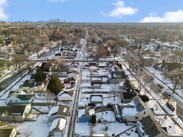 4822 Dupont Avenue N, Minneapolis, MN 55430