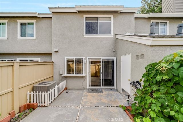 16 Fox Hollow 60, Irvine, CA 92614