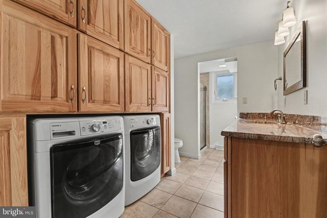 604 HILLCREST RD, Hershey, PA 17033