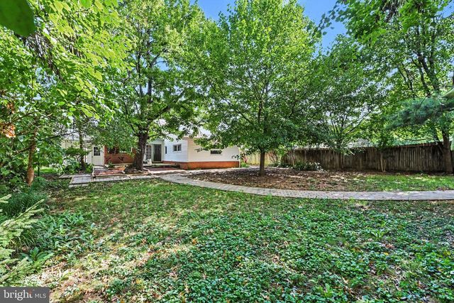 604 HILLCREST RD, Hershey, PA 17033